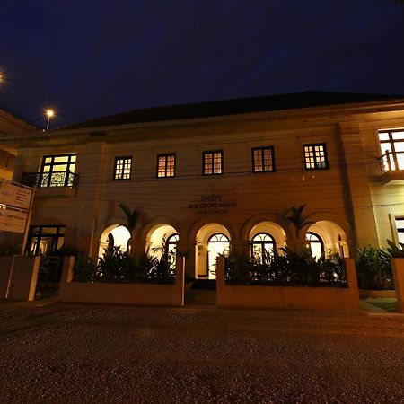 Готель Alpha Old Court House Kochi Екстер'єр фото